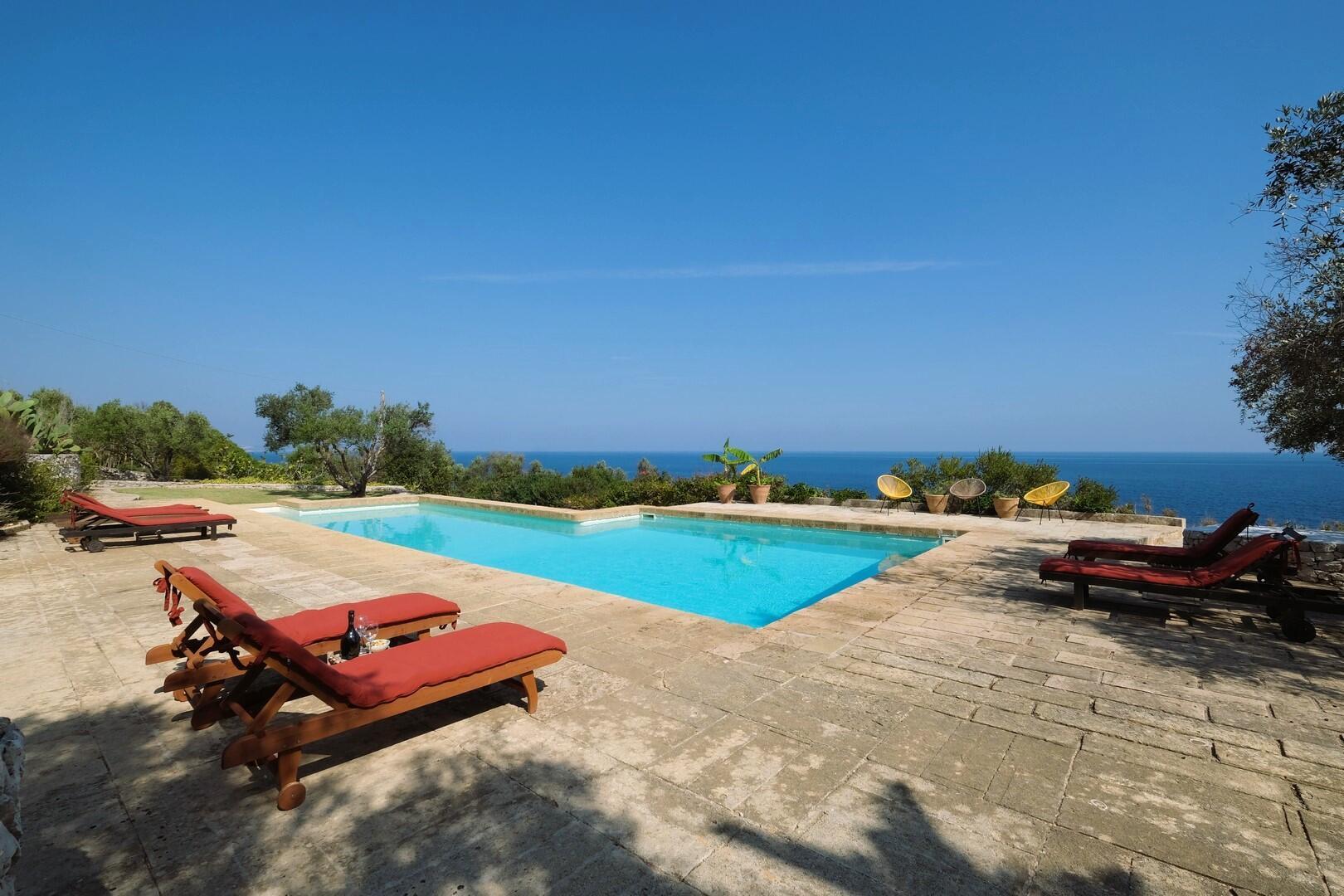 VILLA GRECALE
