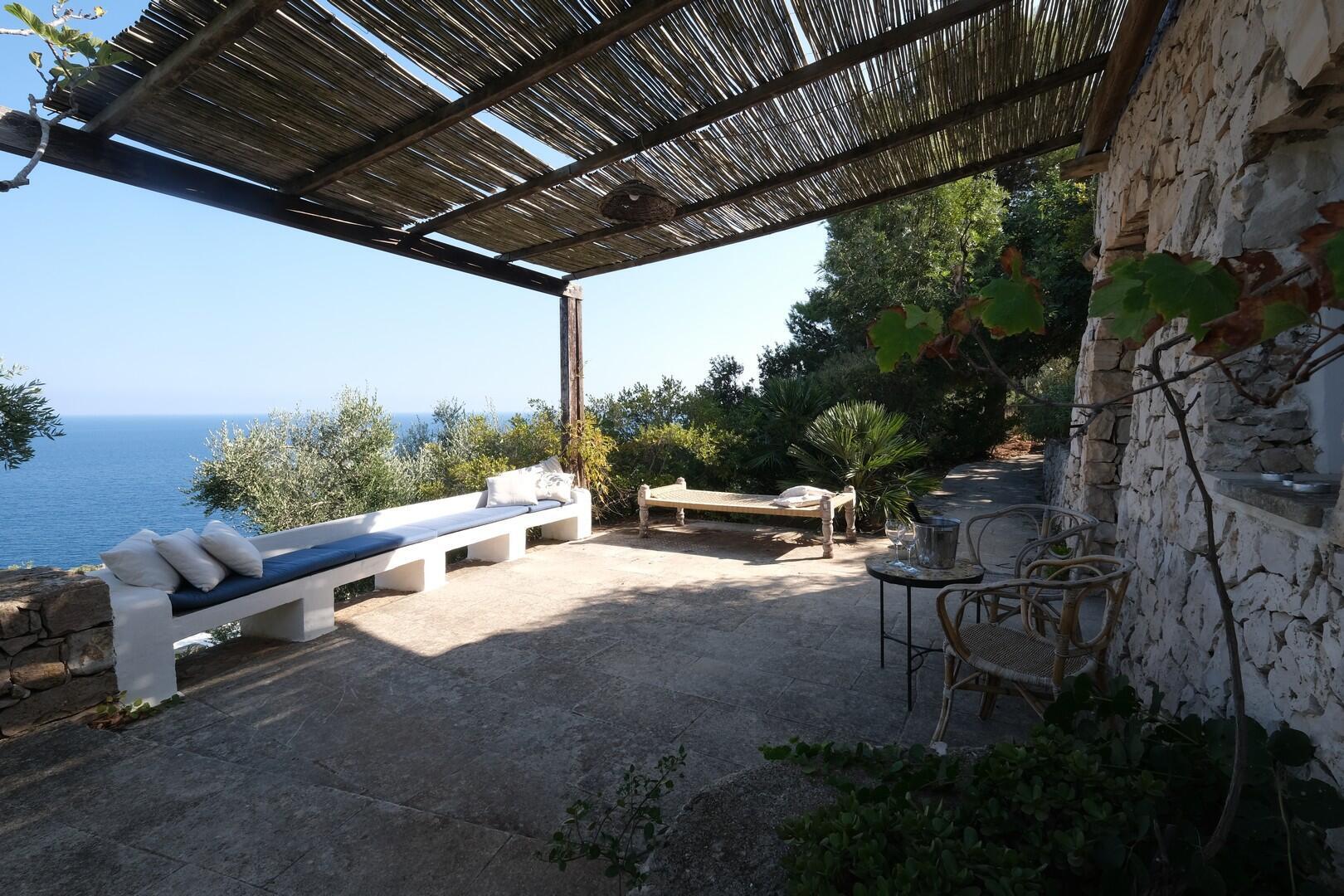 VILLA GRECALE
