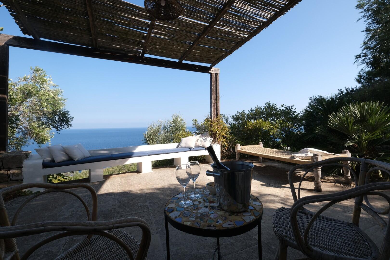 VILLA GRECALE