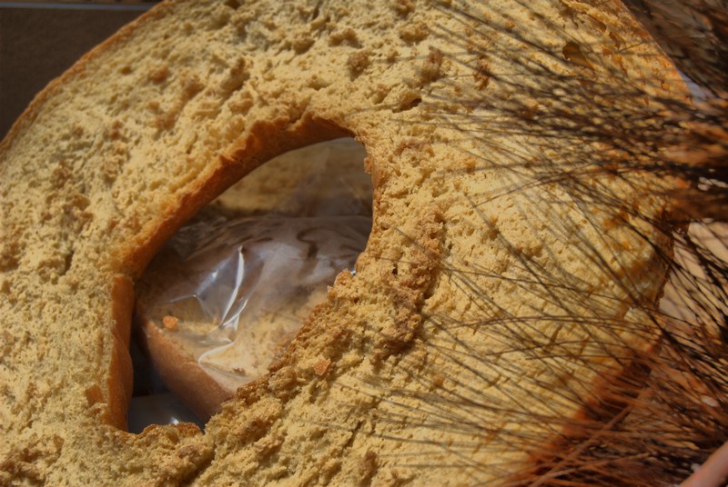 Frisella, taralli e pane